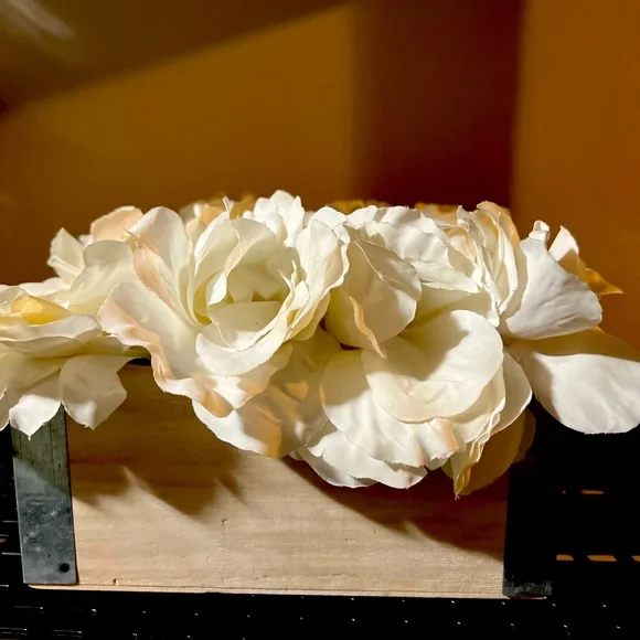 White Flower Decor Box - Picture 1 of 2